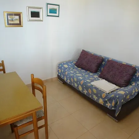Robinson Paradiso * Murvica (Brac)