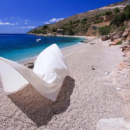 Robinson Paradiso * Murvica (Brac)