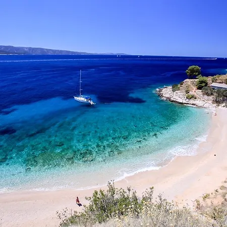 Robinson Paradiso * Murvica (Brac)